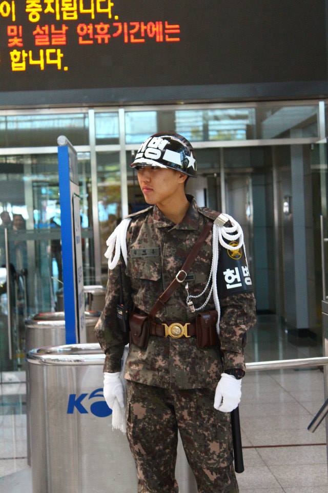 South korean soldier dorasan railway station
