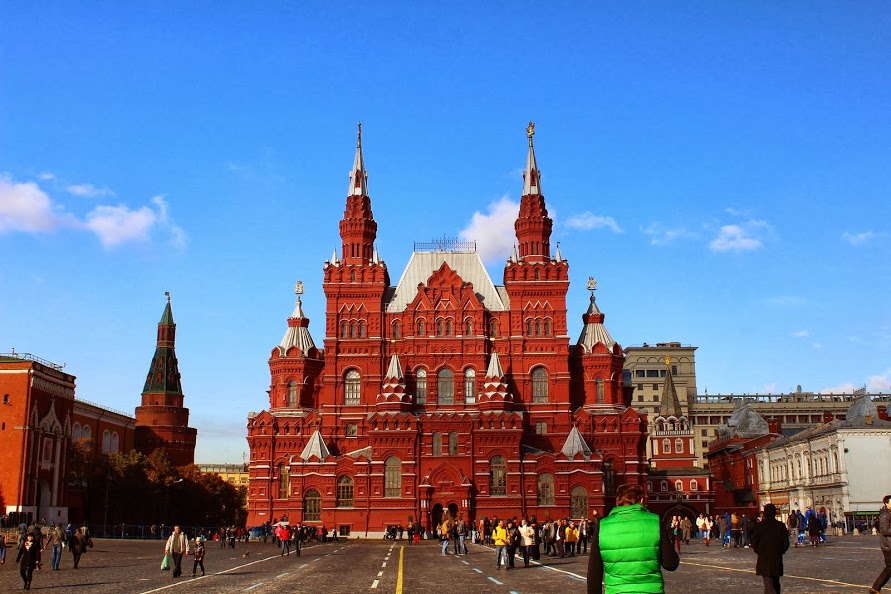 M s moscow. Манежная площадь исторический музей. Вид на исторический музей с Манежной площади. - Манежная площадь (здание исторического музея). Здание исторического музея со стороны Манежной.