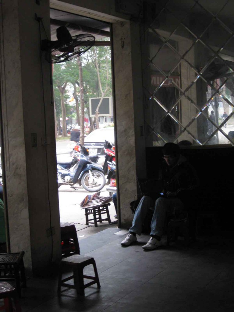 vietnam starbucks cafe coffee hanoi