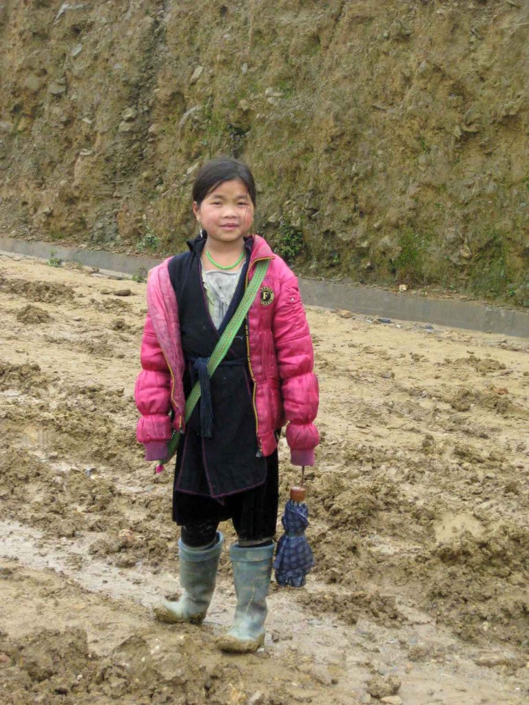 sapa minority trek guide girl