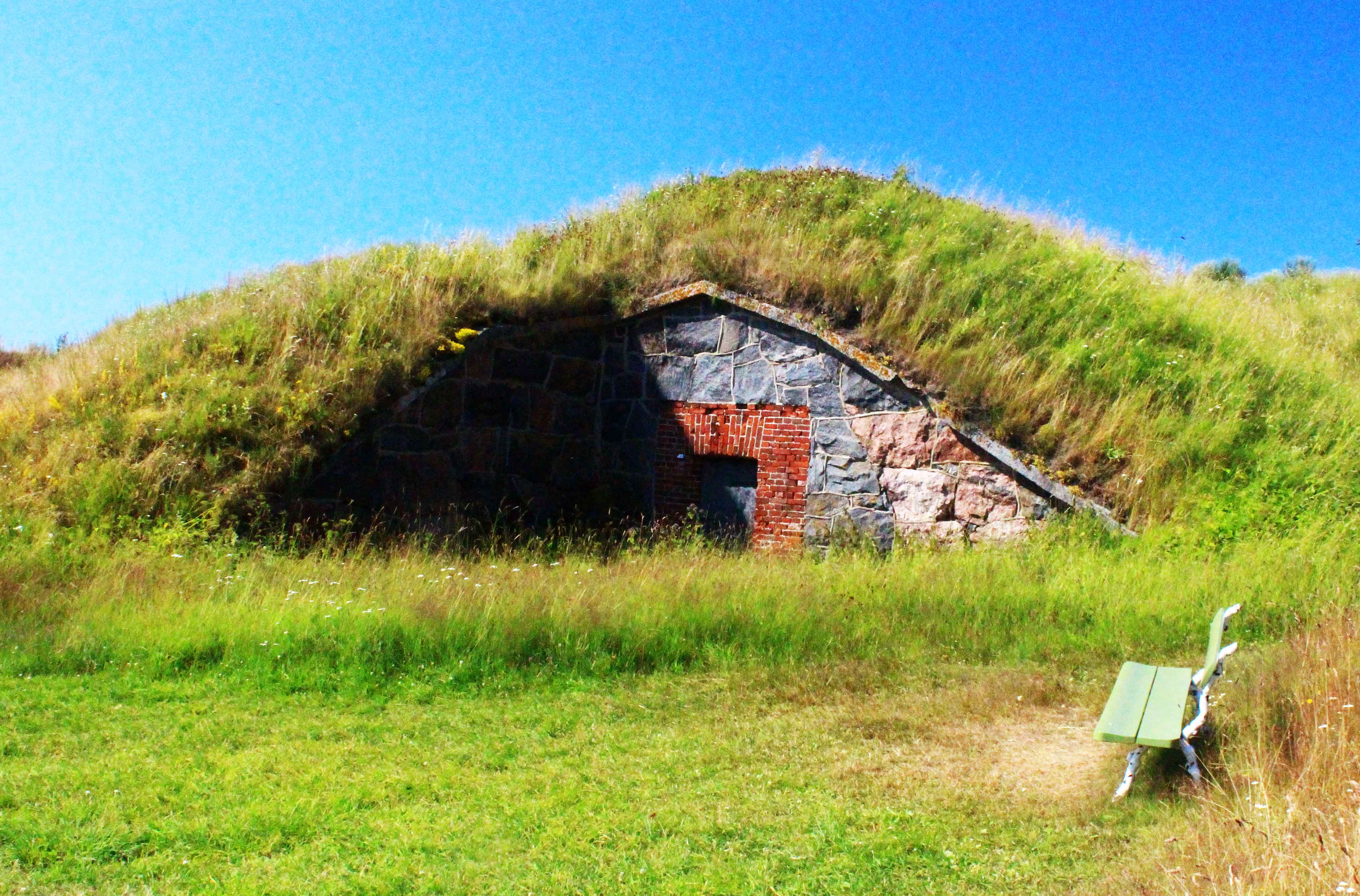 hobbit house suomenlinna