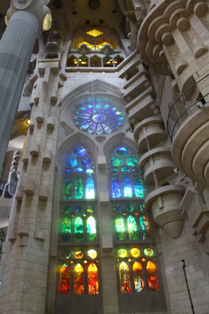 In pictures (2) -The interior of La Sagrada Familia and how to get