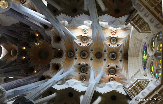 In pictures (2) -The interior of La Sagrada Familia and how to get ...