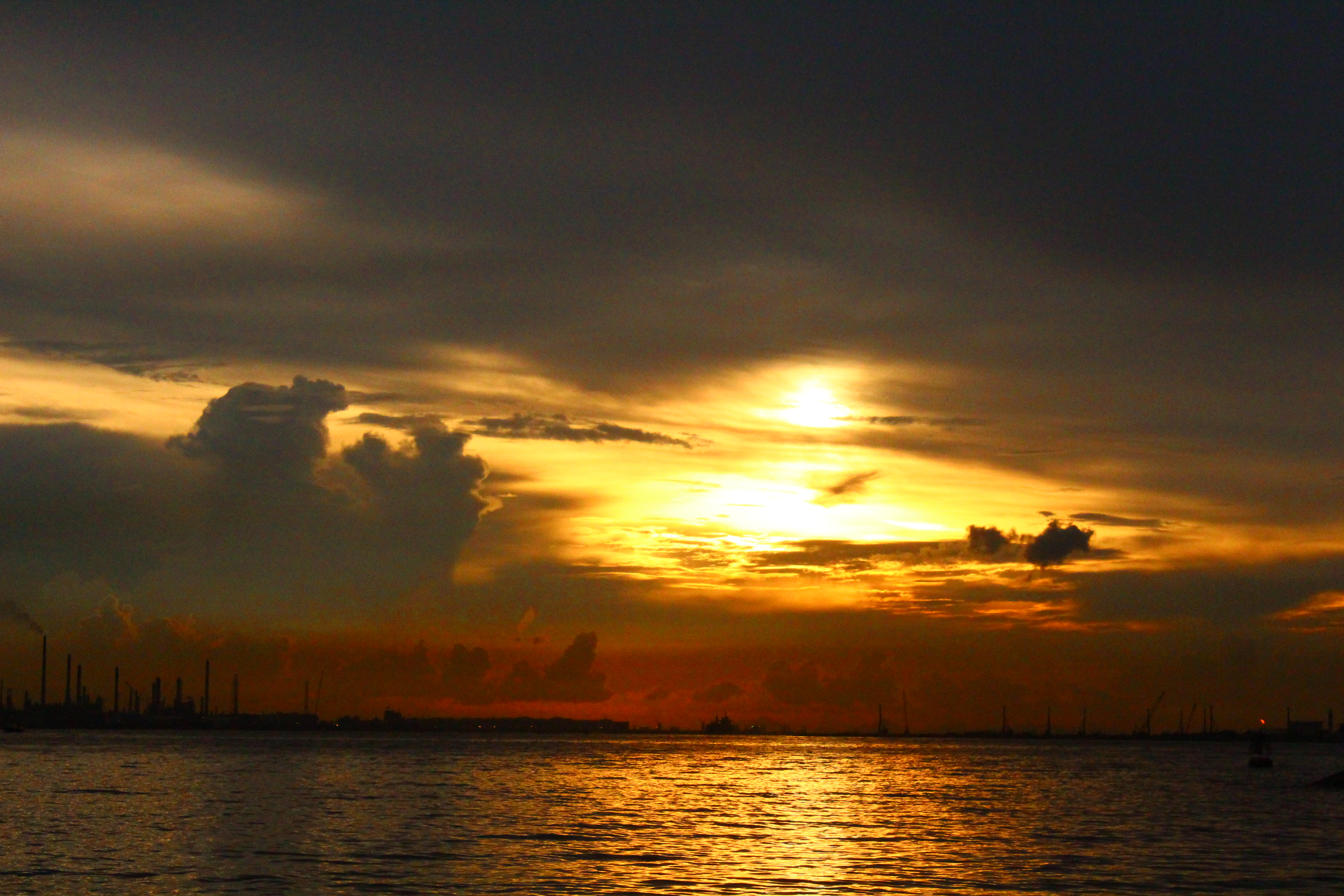 sunset singapore yacht - The Travelling Squid