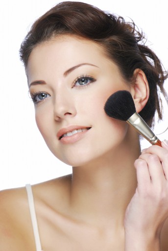 putting make up pruning yourself