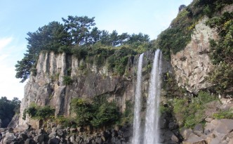 jeongbang waterfall jeju
