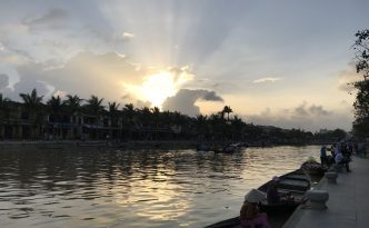 hoi an anicent town Thu Bon River dusk
