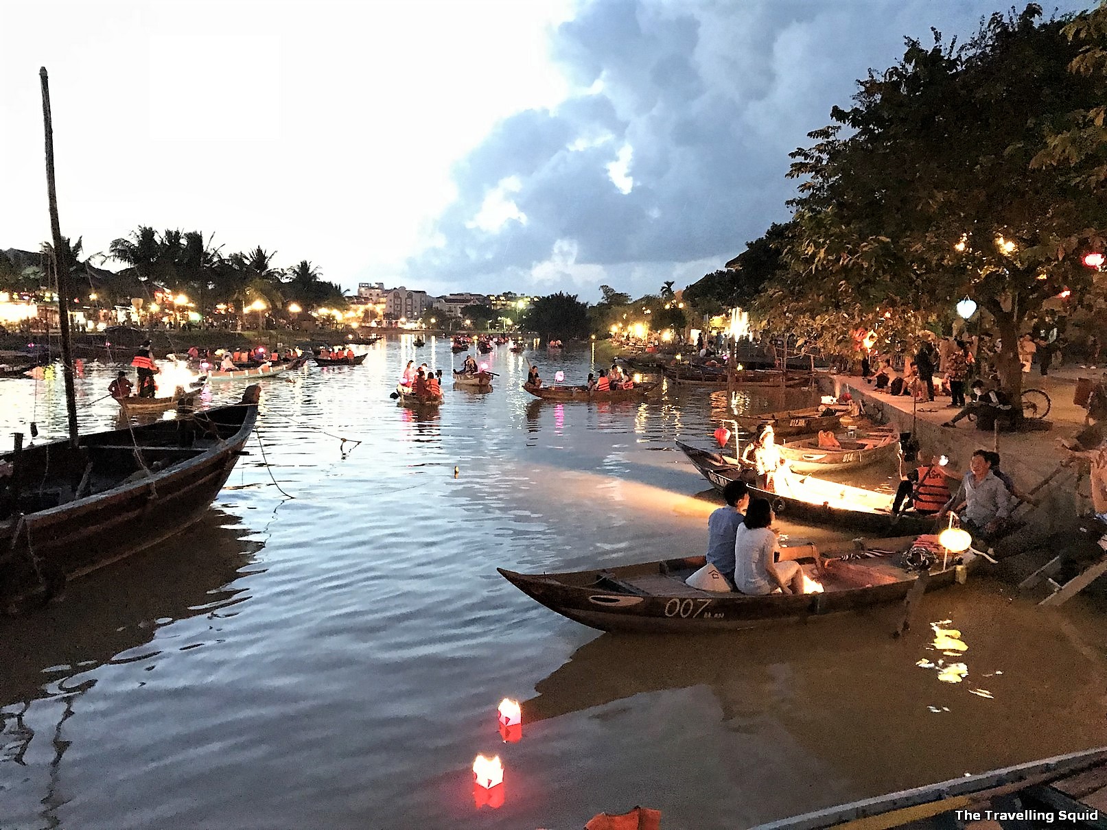 Photo story: Sunset at the Thu Bon River in Hoi An - The Travelling Squid