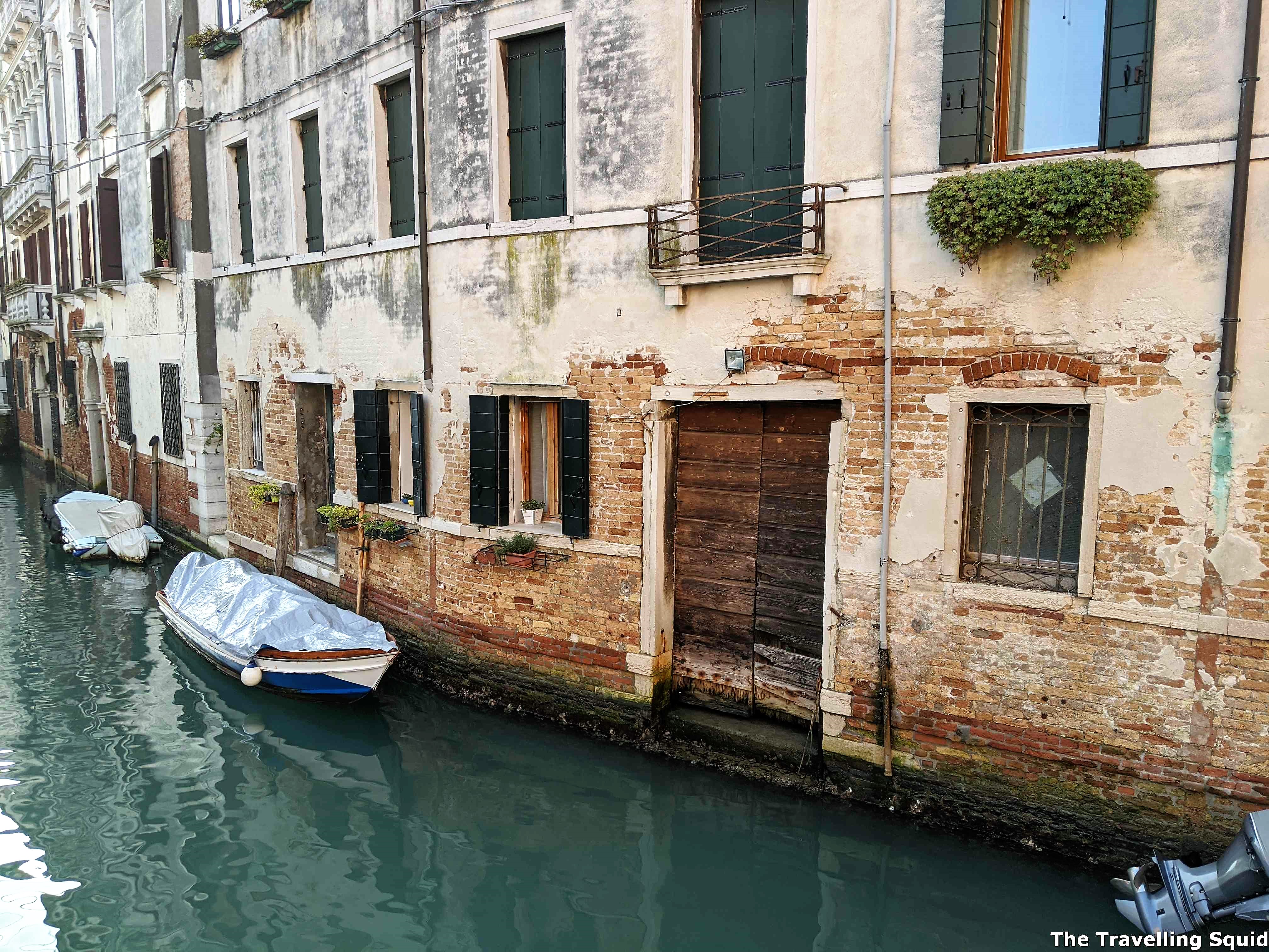 venice flooding buildings