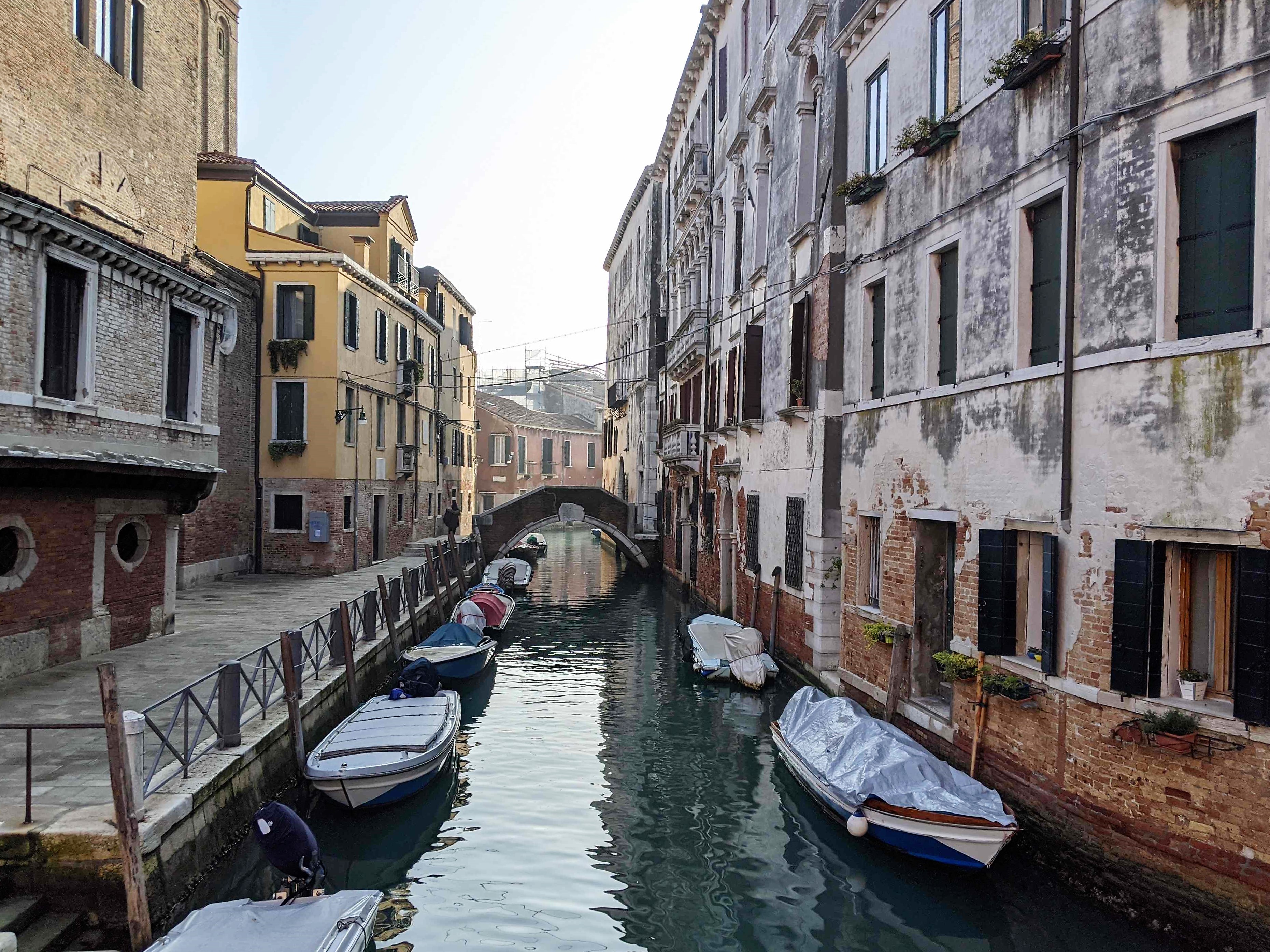 venice empty buildings