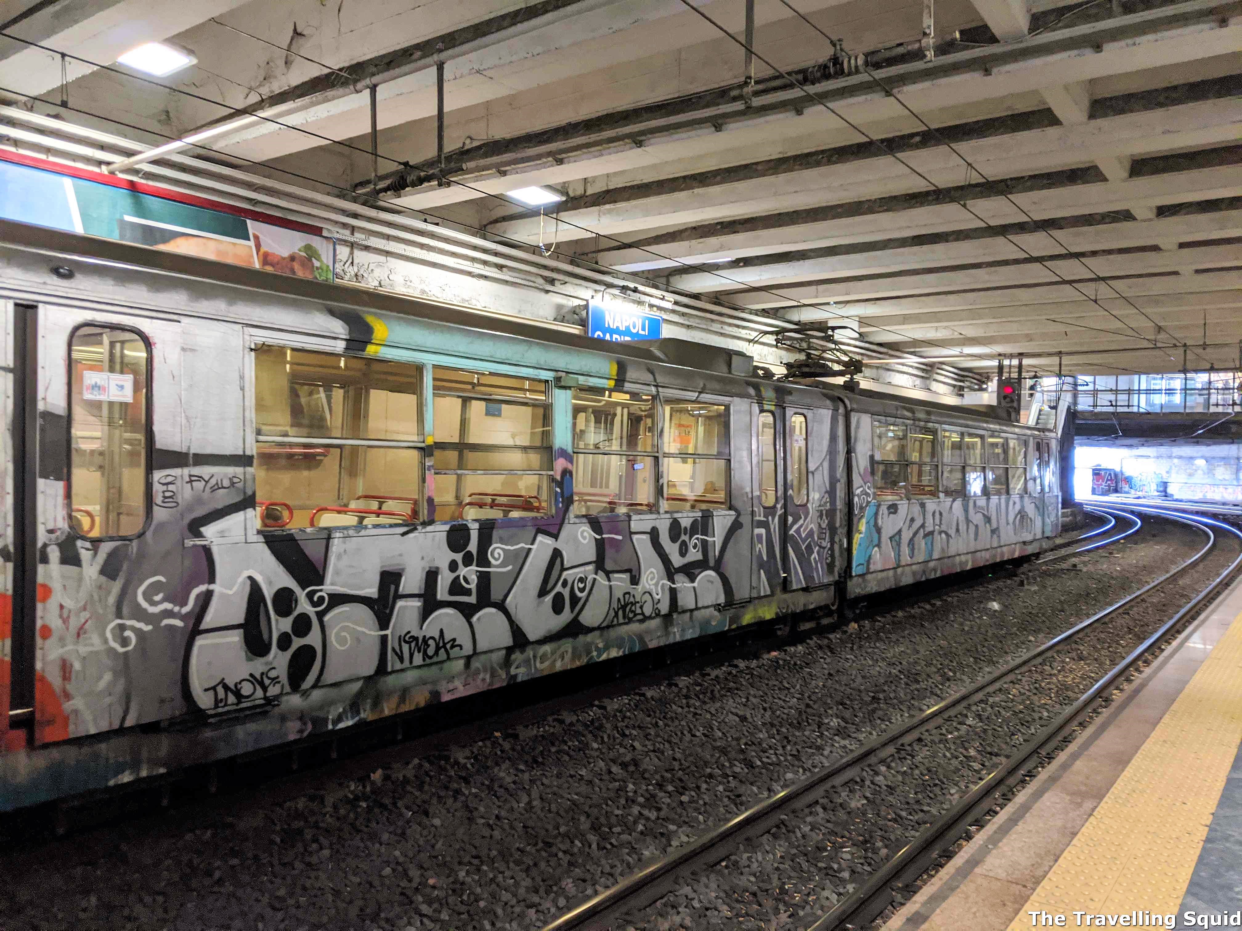 naples pompeii train